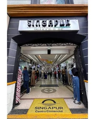 Entrada del Centro Comercial Singapur, Centro de Medellín